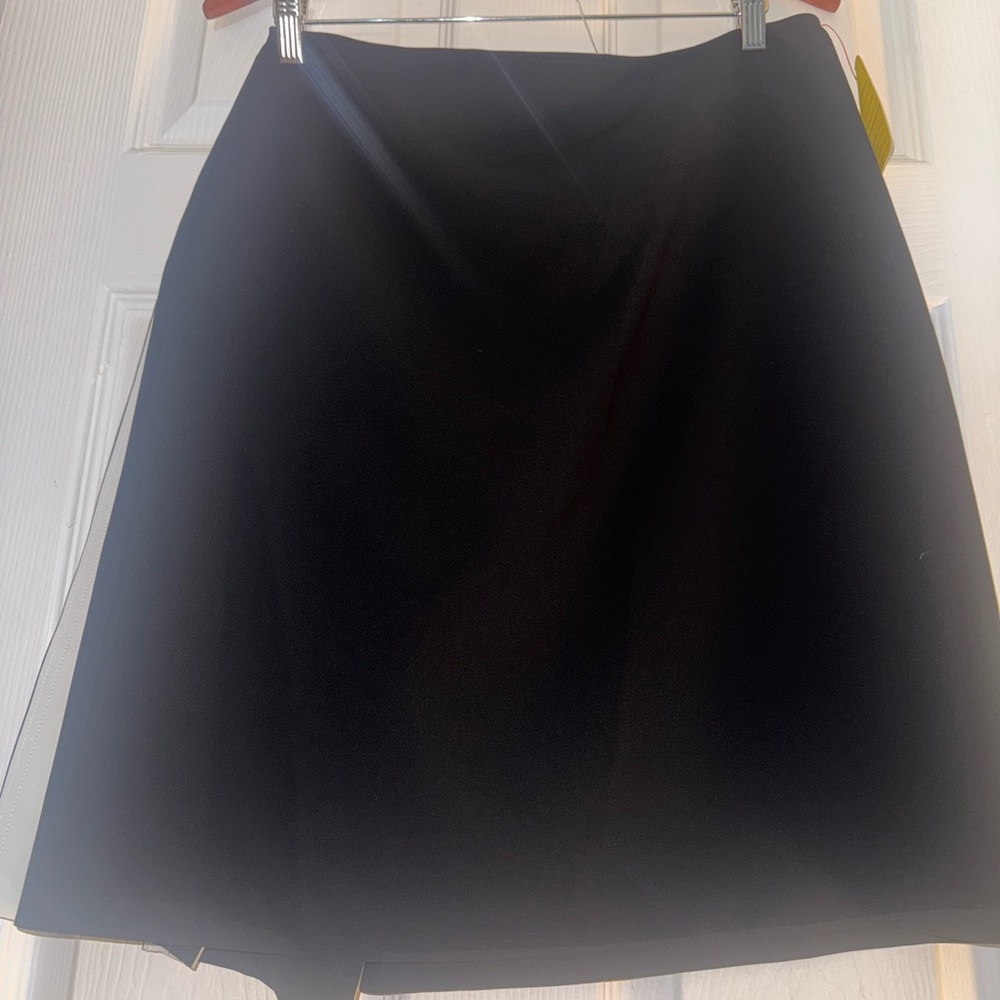 AEFFE SPA Chic Pencil Black Women's Skirt with white peekaboo pleats - Picture 3 of 9